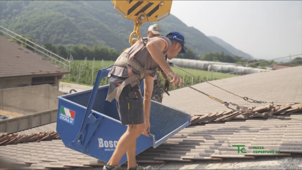 Rimozione copertura tegole